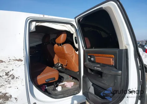 2018 Ram 2500 Longhorn 4X4 6'4 Box z USA, uszkodzony, nr VIN 3C6UR5PL5JG328572